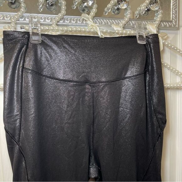 Victoria’s Secret Shimmer Leggings - Picture 2 of 8